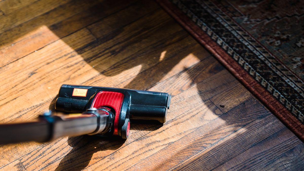 Why Air Duster Vacuum Attachments Pick Up Nothing Despite Strong Blower