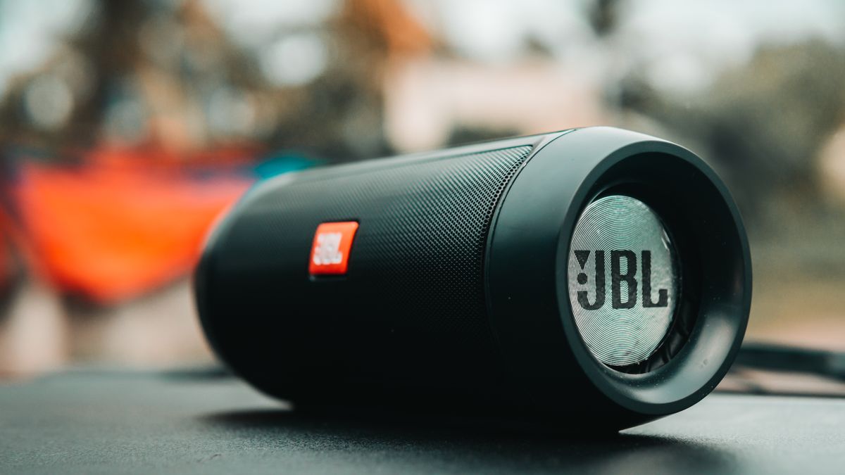 Bluetooth Range Shrinks When the Speaker Faces Away