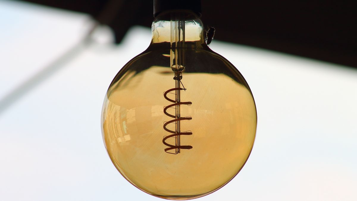 Projector Lamps Fade as the Filament Evaporates